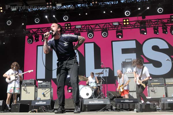 IDLES - 2019-07-06 - HEROUVILLE SAINT CLAIR - Chateau de Beauregard - Scene Beauregard - 